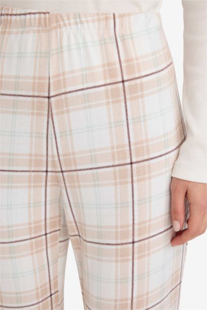 بنطلون بجامة كاروهات قصة عادية