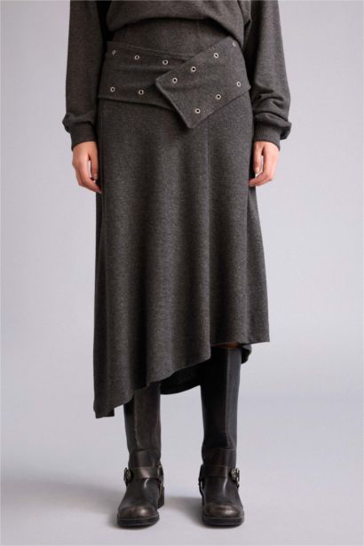 تنورة ميدي قصة A وخصر عادي