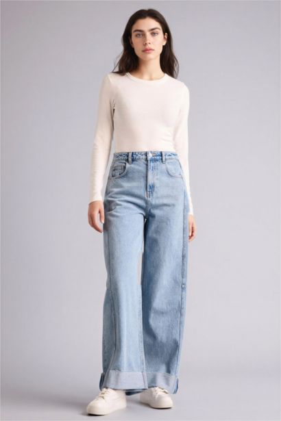 بنطلون جينز باريل فيت وخصر عالي