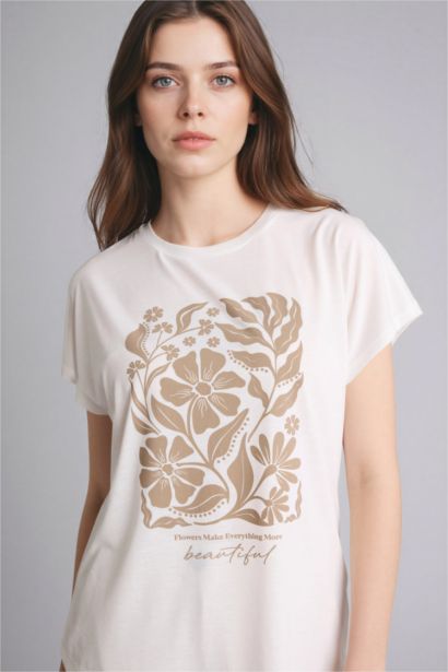 تيشيرت نص كم فلورال وياقة مستديرة