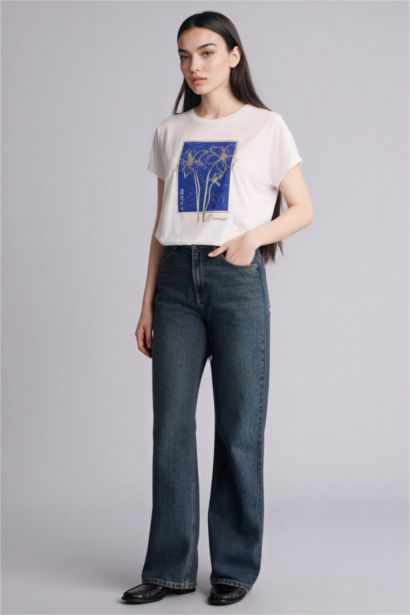 تيشيرت نص كم فلورال وياقة مستديرة