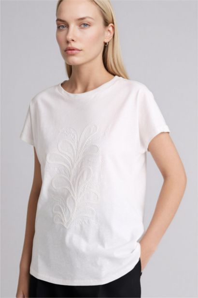 Crew Neck Embroidered Print Cotton T-Shirt