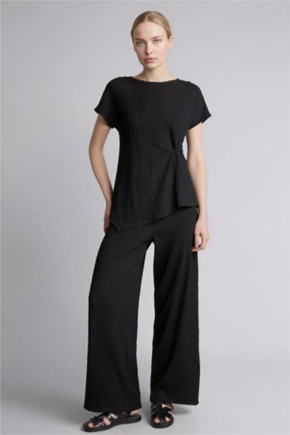 Asimetrik Bürümcük Kısa Kollu Tişört