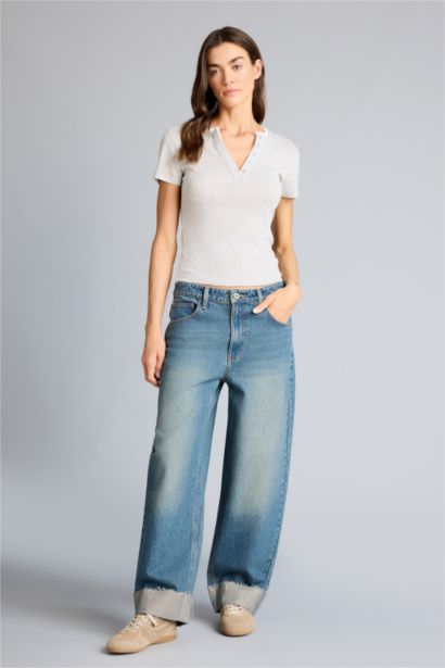 Slim Fit V Neck Short Sleeves T-shirt