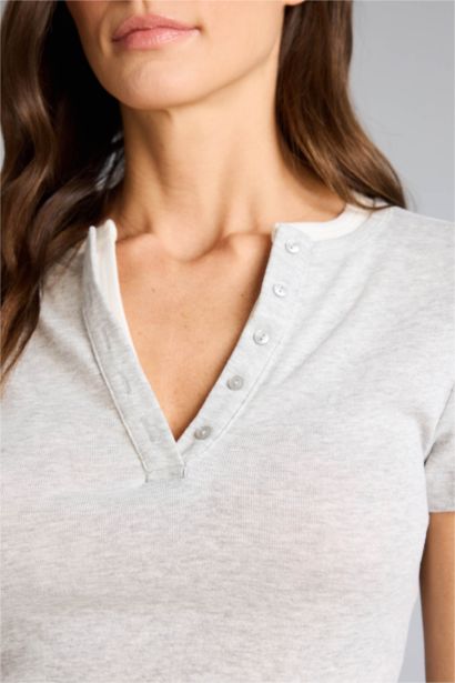 Slim Fit V Neck Short Sleeves T-shirt