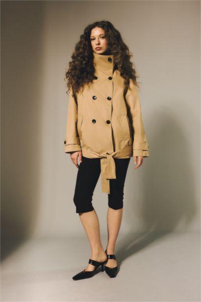 Regular Waist Bengalin Capri Pants