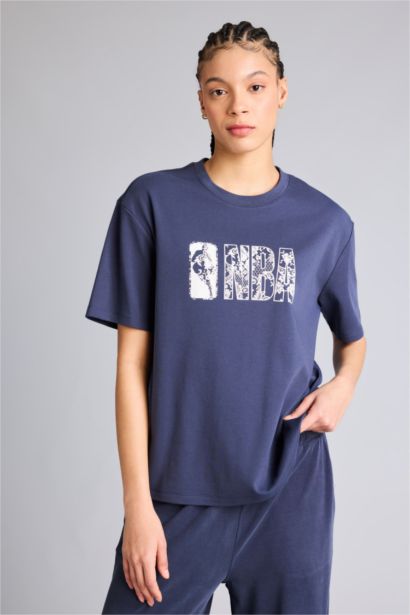 Футболка NBA Wordmark Relax Fit с коротким рукавом