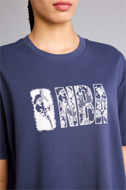 Футболка NBA Wordmark Relax Fit с коротким рукавом