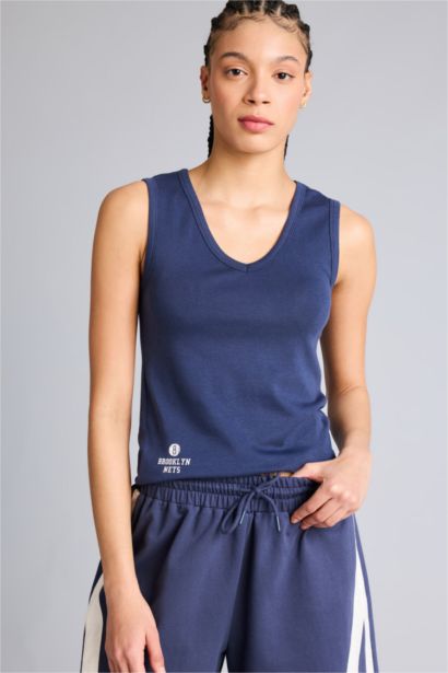 Спортивная майка Slim Fit NBA Brooklyn Nets из модала с V-образным вырезом