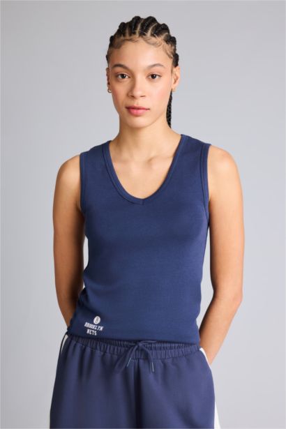 Спортивная майка Slim Fit NBA Brooklyn Nets из модала с V-образным вырезом