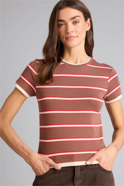 تيشيرت نص ردن قصة عادية وياخة مستديرة