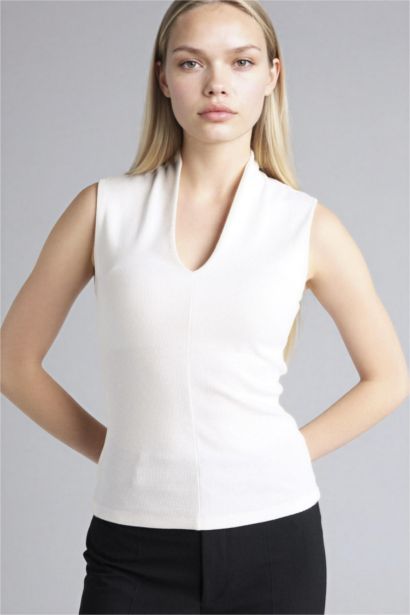 تانك توب مضلع سليم فيت بياقة V