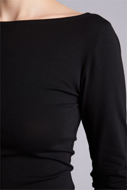 تيشيرت ردن طويل سليم فيت وياخة عريضة