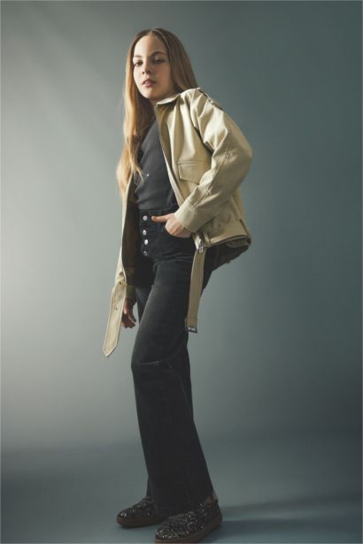 بنطلون جينز بناتي برجل واسع