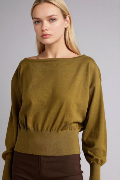 بلوفر تريكو قصة عادية بكتف مكشوف