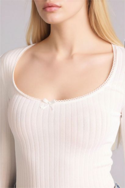 Fitted U Neck Long Sleeve T-Shirt