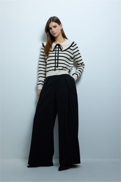 Relax Fit Wide Leg Trousers