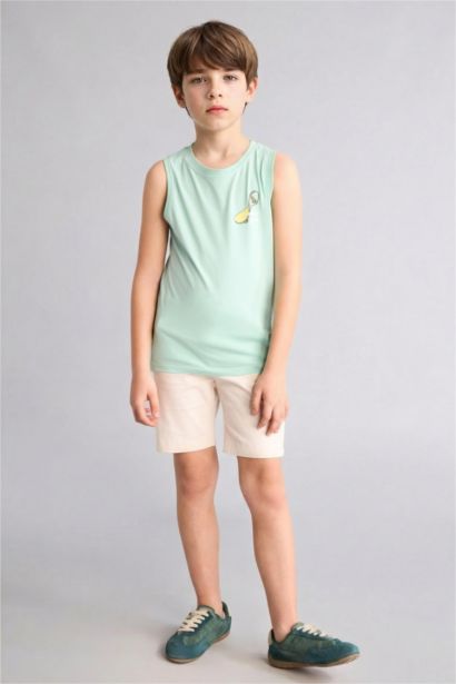 كيمونه ولادي بطبعة شعار قصة عادية برقبة مستديرة