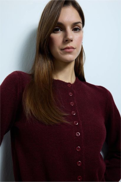 Кардиган приталенного кроя для женщин