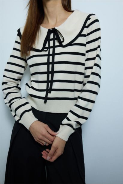 Пуловер приталенного кроя с воротником «питер пэн» для женщин