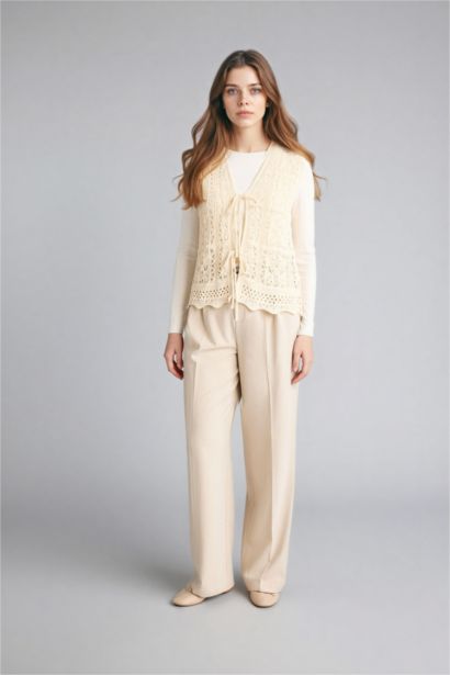 فيست تريكو مخرم قصة عادية بياقة مستديرة