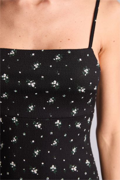 Платье миди А-силуэта без рукавов с квадратным вырезом и принтом