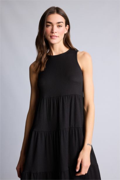 Платье миди А-силуэта без рукавов с круглым вырезом