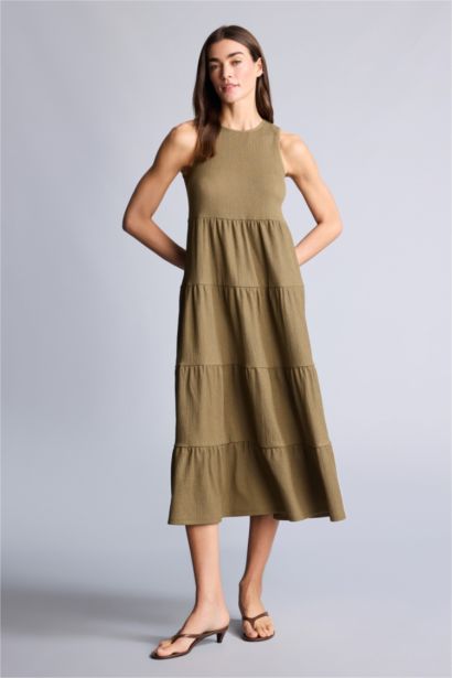 Платье миди А-силуэта без рукавов с круглым вырезом