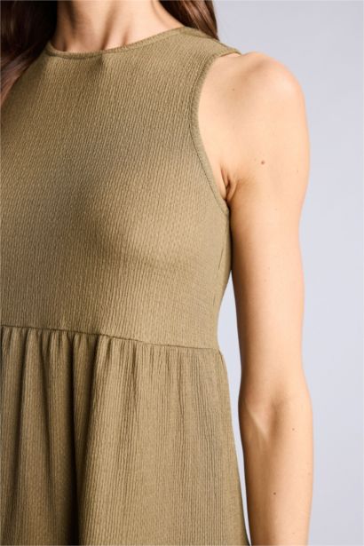 Платье миди А-силуэта без рукавов с круглым вырезом