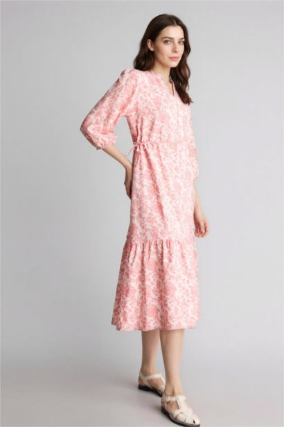 A Kesim Kaçık Yaka Baskılı Yarım Kol Elbise