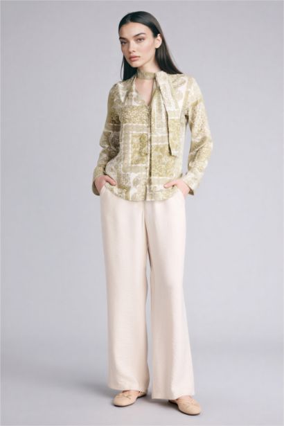 Regular Fit Wide Leg Trousers