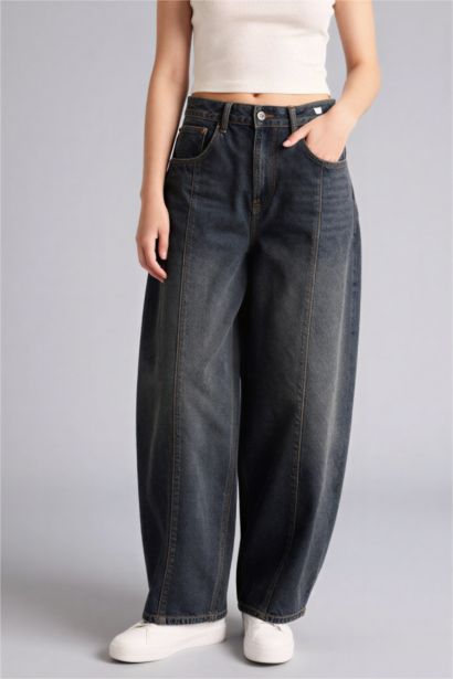 بنطلون جينز باريل فيت وخصر عالي