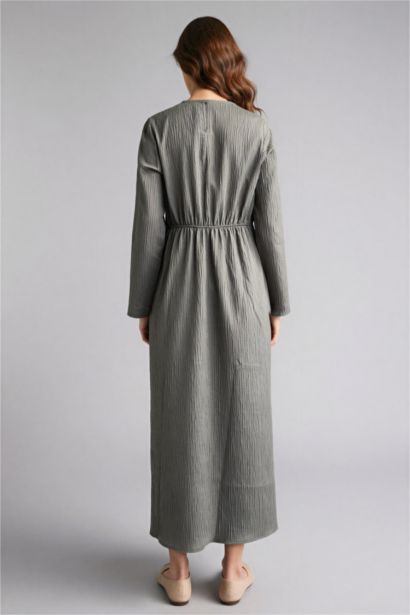 Crew Neck Crinkle Fabric Dress