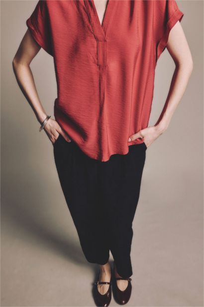 Regular Fit Crew Neck Short Sleeve Blouse