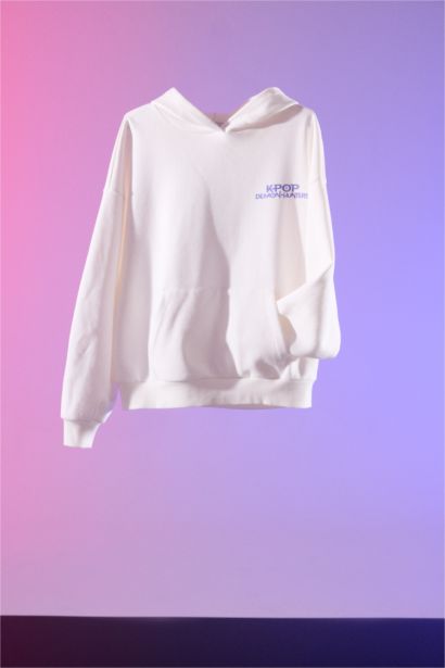 سويت شيرت اوفر سايز بغطاء للرأس بجيب من هيلو كيتي