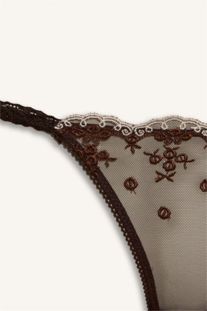 Nakışlı Dantel Detaylı Tül Tanga