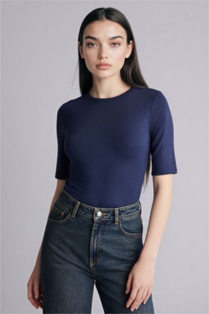 Футболка Slim Fit с круглым вырезом и коротким рукавом