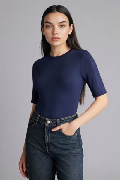 Футболка Slim Fit с круглым вырезом и коротким рукавом