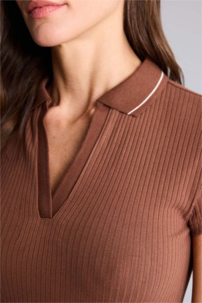 Футболка поло кашкорсе Slim Fit в рубчик с коротким рукавом