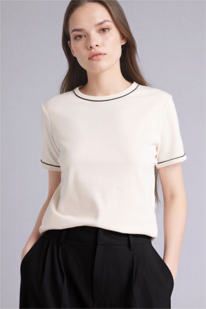 Футболка Relax Fit с круглым вырезом и коротким рукавом