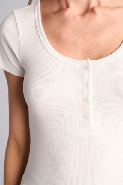 Футболка кашкорсе Slim Fit в рубчик с воротником на пуговицах и коротким рукавом