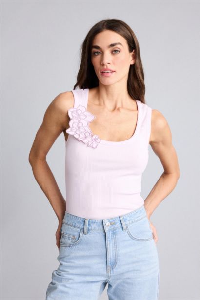 تانك توب مضلع سليم فيت بياقة U