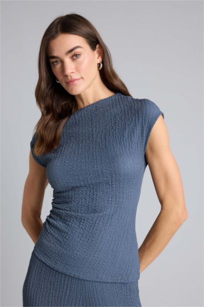 Slım Fıt Tek Omuzlu Bürümcük Tişört