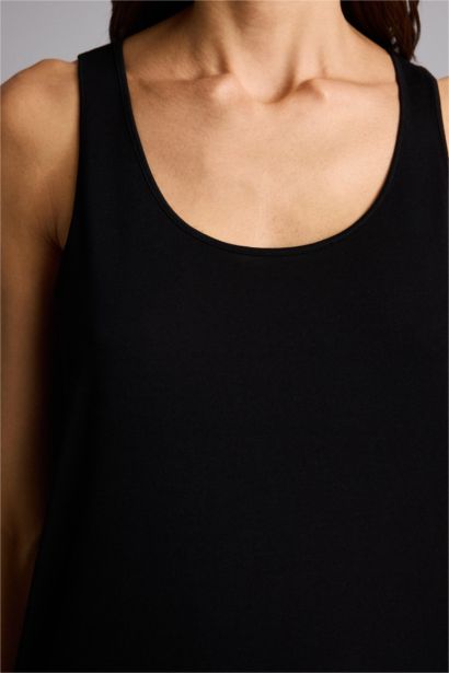 Базовая однотонная майка Regular Fit с круглым вырезом