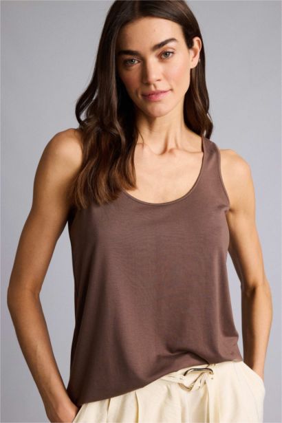 Базовая однотонная майка Regular Fit с круглым вырезом