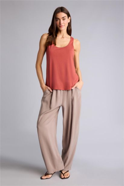 Базовая однотонная майка Regular Fit с круглым вырезом