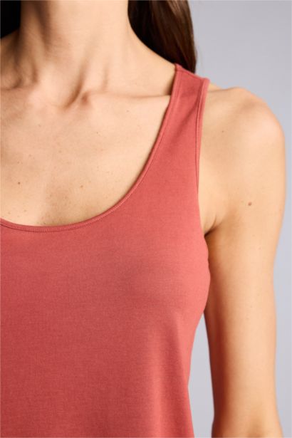 Базовая однотонная майка Regular Fit с круглым вырезом