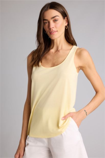 Базовая однотонная майка Regular Fit с круглым вырезом