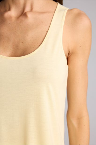 Базовая однотонная майка Regular Fit с круглым вырезом