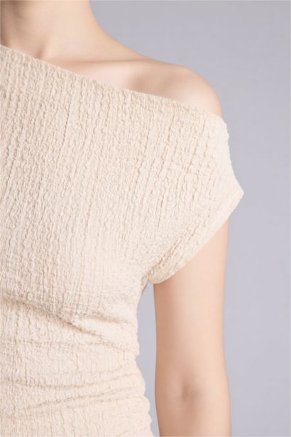 T-shirt froissé à une épaule Coupe slim